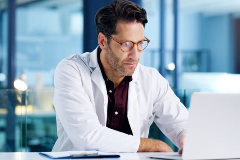 5 Simple Ways to Start Using AI in Your Plastic Surgery Practice This Week